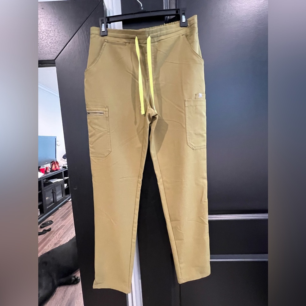 Figs Set Martini Olive Rafaela XS and Yola Tall S